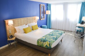 Club-Zimmer | Zimmersafe, Schreibtisch, kostenlose Babybetten, kostenloses WLAN