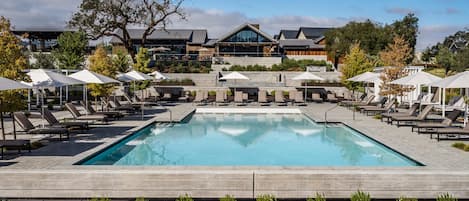 Outdoor pool, pool cabanas (surcharge), pool loungers