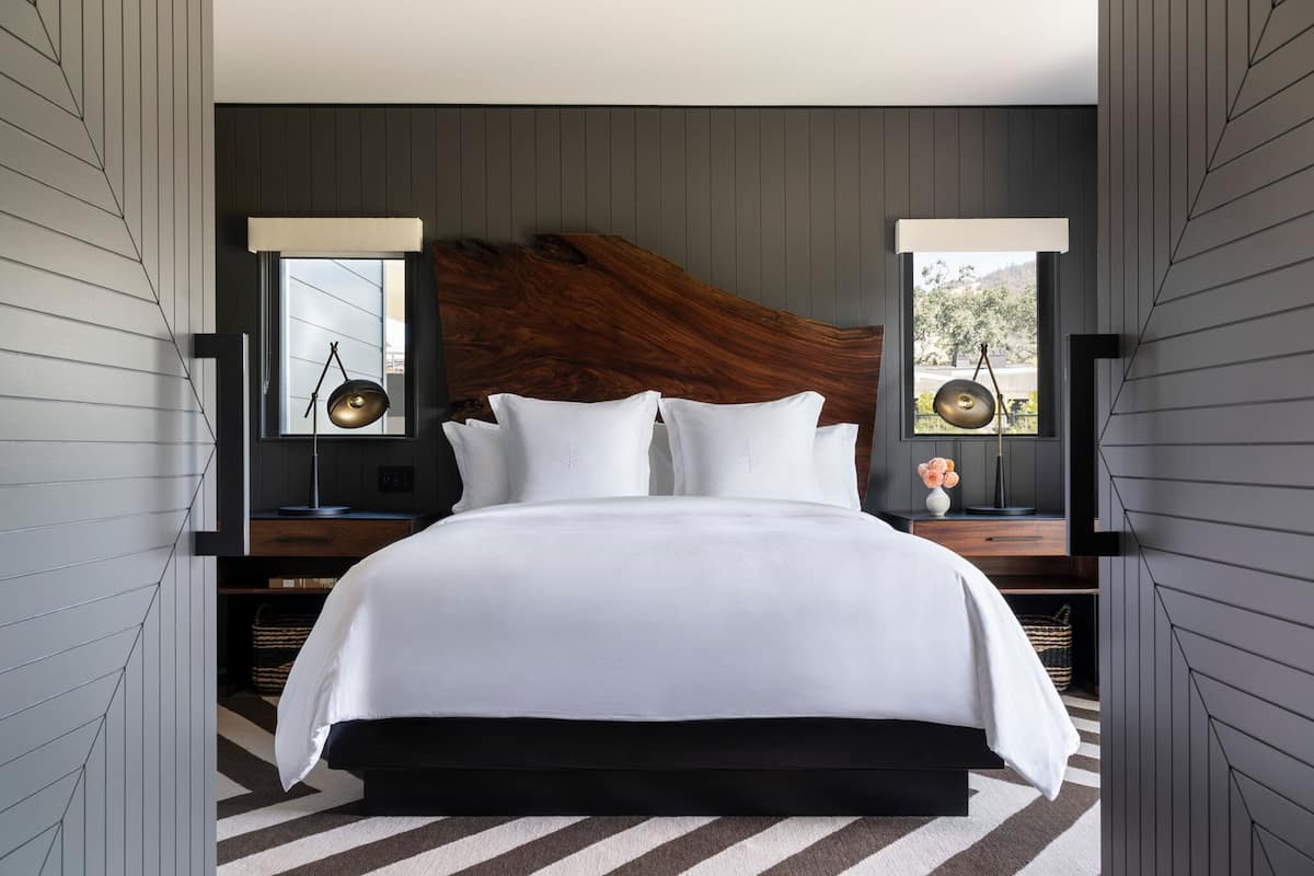 Egyptian cotton sheets, premium bedding, down comforters, pillowtop beds