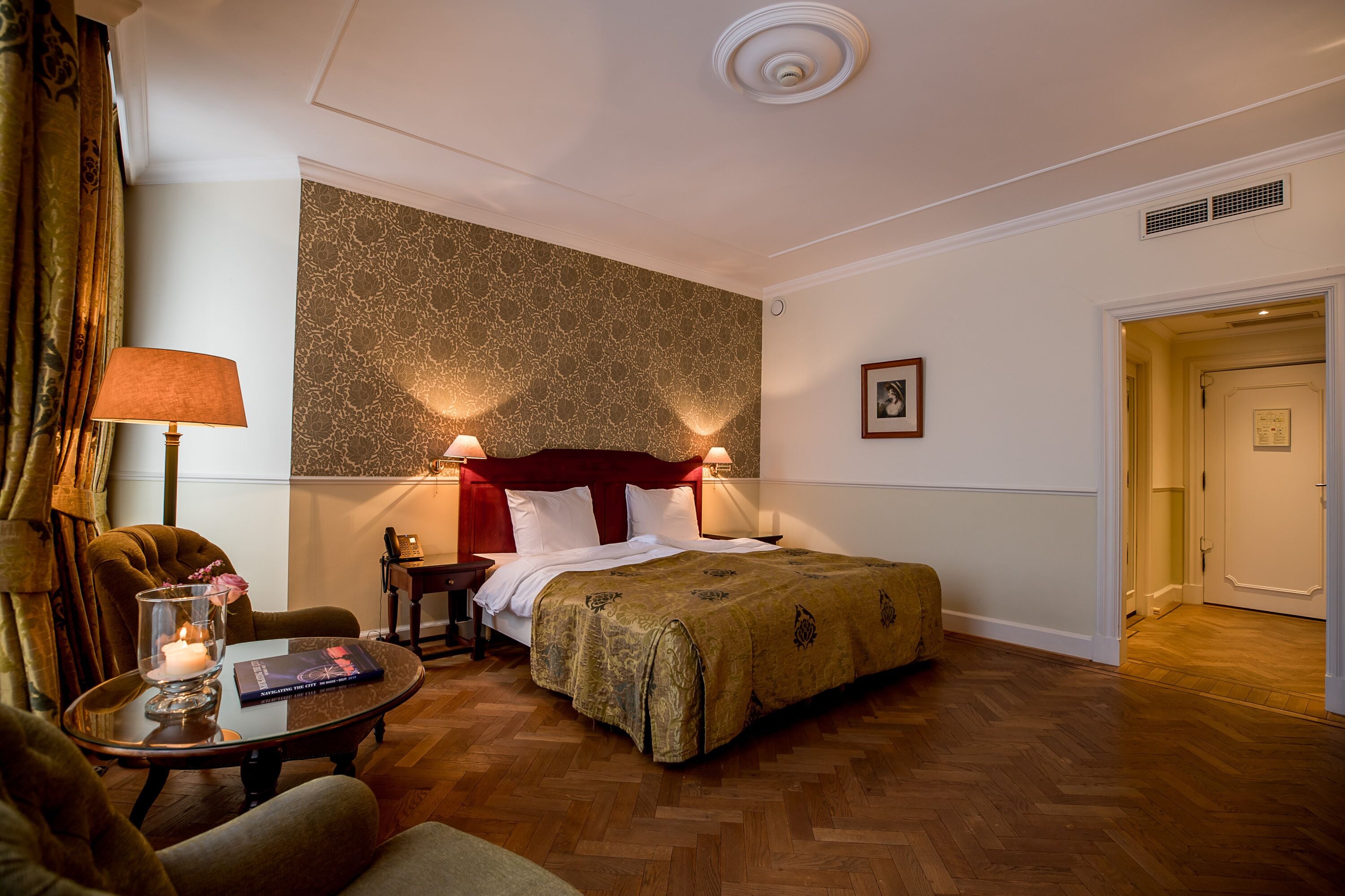 Superior Double Room | Minibar, in-room safe, individually decorated, desk