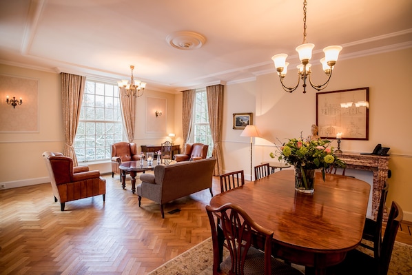 Suite Luxe | Restauration dans la chambre