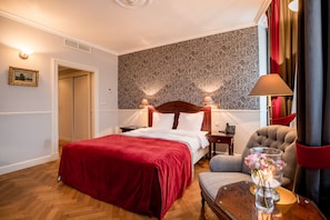 Chambre Double Deluxe | Minibar, coffres-forts dans les chambres, décoration personnalisée