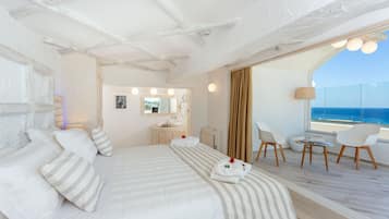 Deluxe Suite, 1 King Bed, Sea View, Executive Level | Premium bedding, free minibar, in-room safe, individually decorated