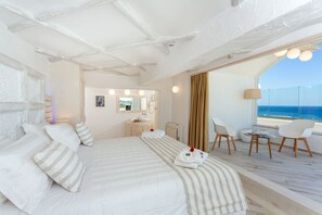 Ropa de cama de alta calidad y minibar con artículos gratuitos 