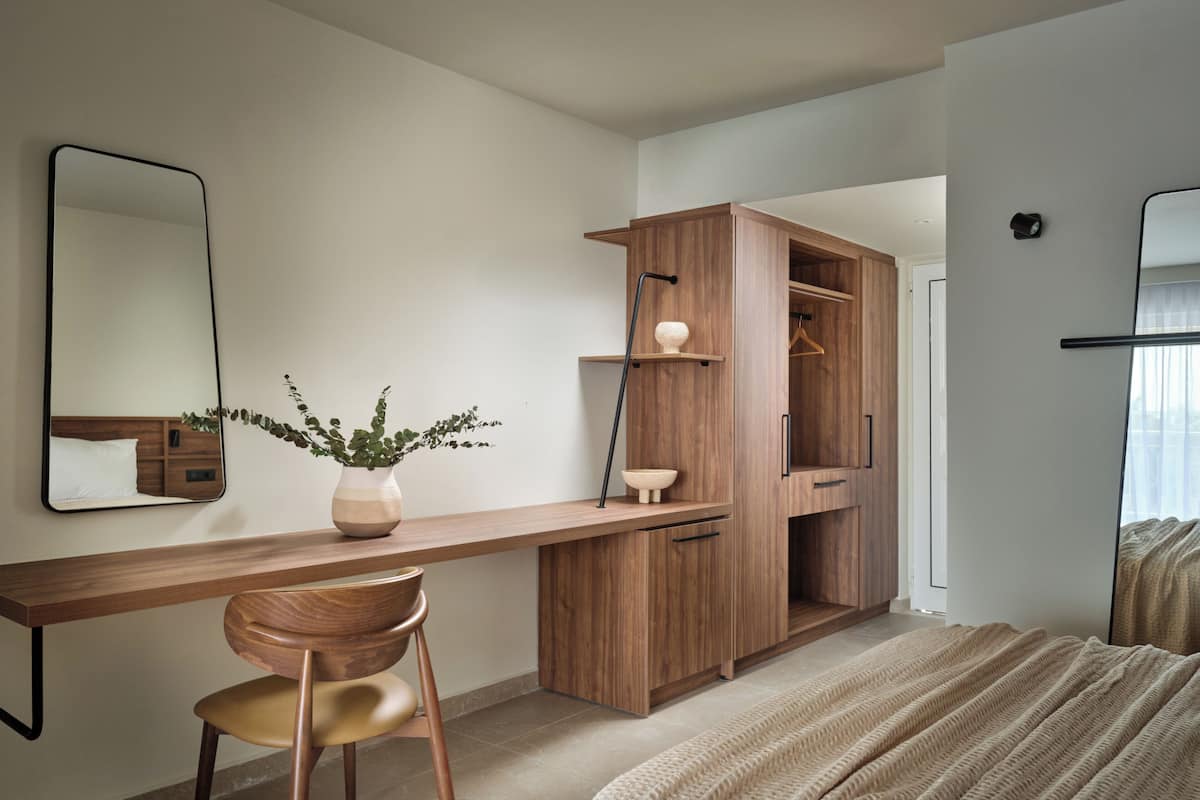 Comfort Room with Garden View