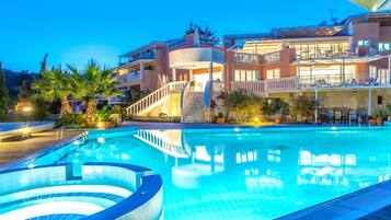 Façade de lâhĂ©bergement - soirĂ©e/nuit