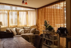 Lobby sitting area - Hotel La Pergola (Alba Adriatica)