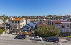 Roof top deck looking east - New Cape Beach House With Whitewater Ocean Views & Just 3 blocks from the Beach (Hermosa Beach)