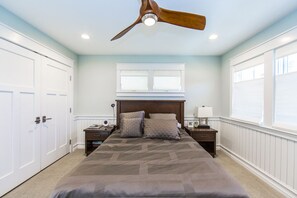Guest bedroom 1 - New Cape Beach House With Whitewater Ocean Views & Just 3 blocks from the Beach (Hermosa Beach)