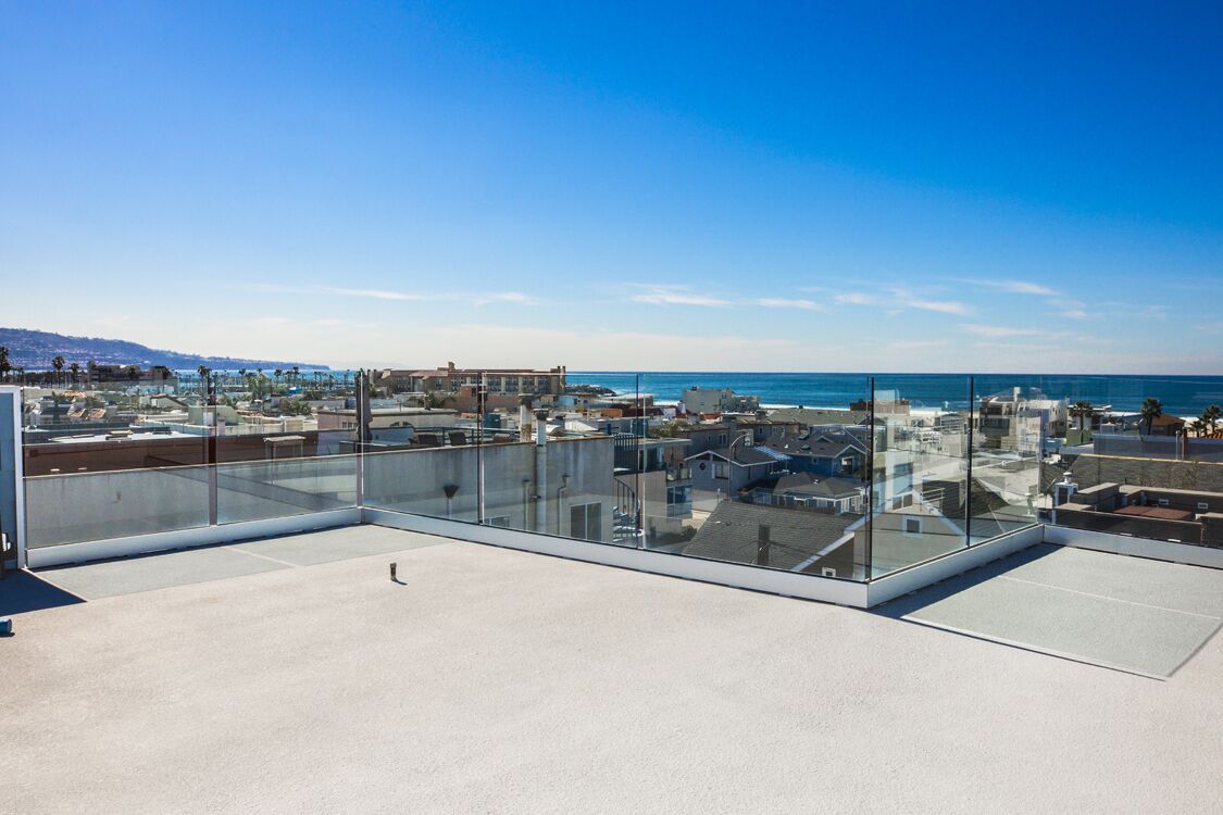 New Cape Beach House With Whitewater Ocean Views & Just 3 blocks from the Beach