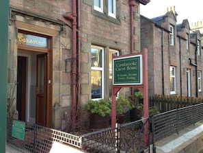 Front of property - Carisbrooke Guest House (Inverness)