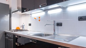 公寓 (1 Bedroom) | 私人厨房 | 冰箱、炉灶、厨具/餐具