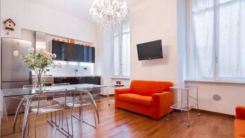 Apartment (1 Bedroom) | In-room dining