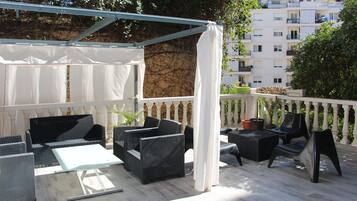 Apartemen Deluks | Teras/patio