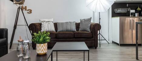 Appartamento, 1 camera da letto | Area soggiorno | TV