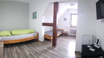 Twin Room | Free WiFi