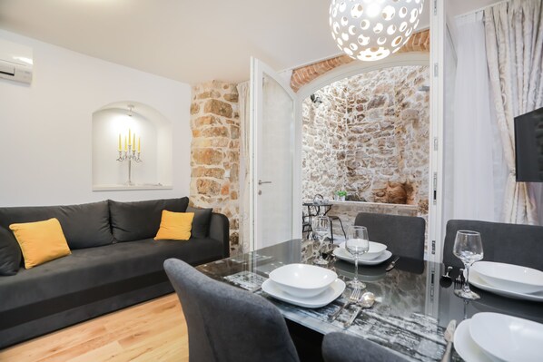 都會公寓, 地面層 | 客廳 | 平面電視