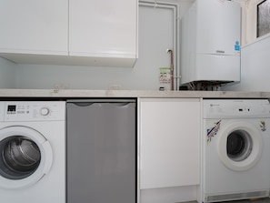 Luxury Apartment, Hot Tub, Garden View (Stopover Albany Garden) | Miscellaneous - Albany Garden (Portsmouth)
