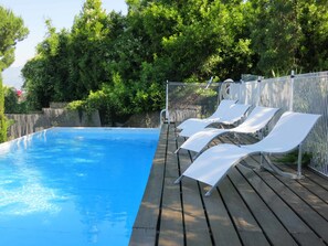 Piscina a l'aire lliure de temporada