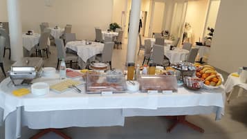 Colazione a buffet inclusa, servita tutte le mattine