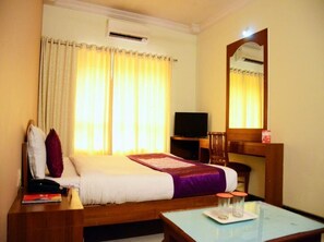 Iron/ironing board, rollaway beds, free WiFi, bed sheets - Basilica Holiday Home (Mawal)