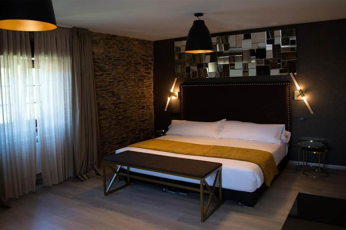Chambre Deluxe (Dourada) | Bureau, rideaux occultants, Wi-Fi gratuit