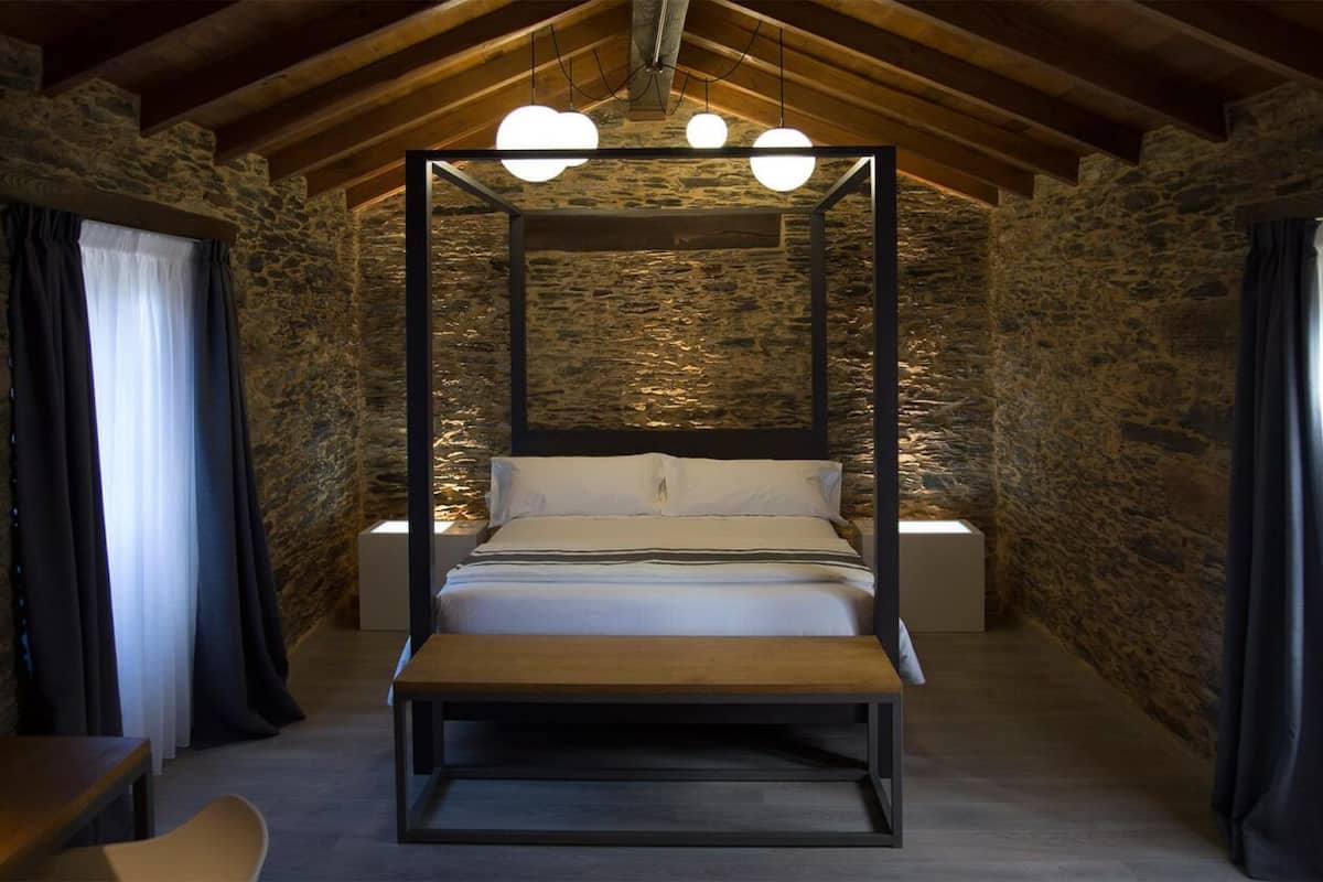 Chambre Deluxe, 1 grand lit (Dúas Augas) | Bureau, rideaux occultants, Wi-Fi gratuit