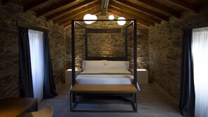 Deluxe kamer, 1 queensize bed (Dúas Augas) | Een bureau, verduisterende gordijnen, gratis wifi