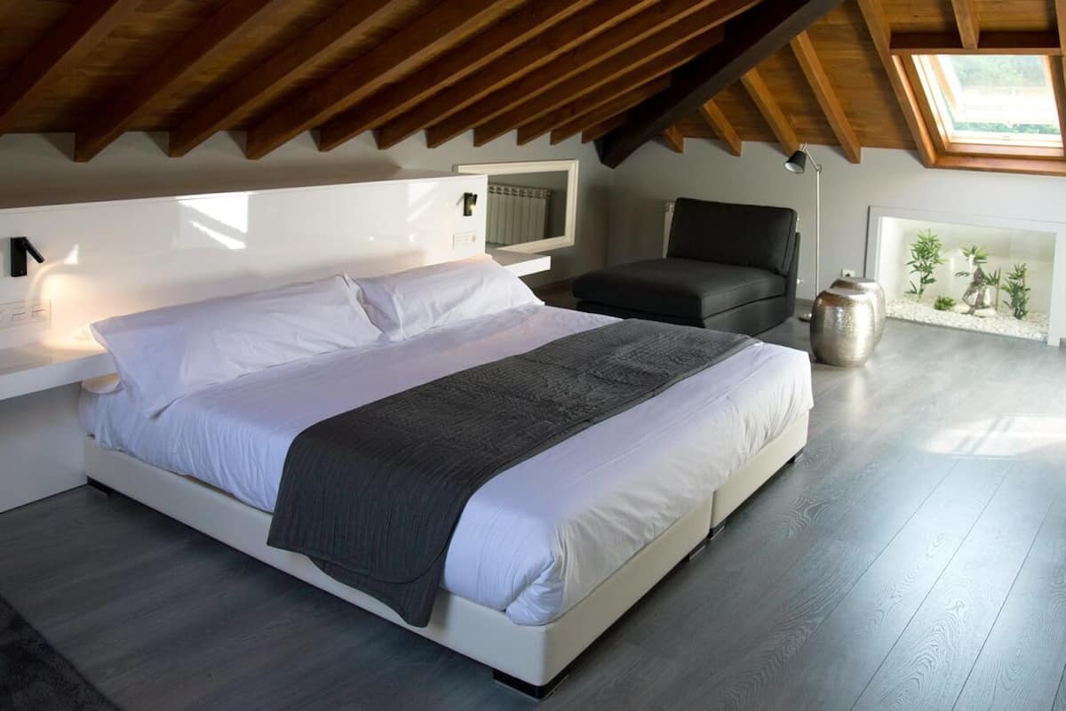 Suite Deluxe (A Dona e A Moura) | Bureau, rideaux occultants, Wi-Fi gratuit