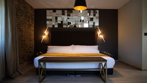 Habitación Deluxe (Dourada) | Escritorio, cortinas opacas, wifi gratis