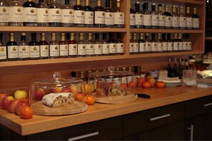 Petit-déjeuner préparé sur commande (7.5 EUR par personne)