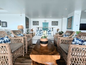 Télévision à écran plat, Netflix, livres, services de streaming