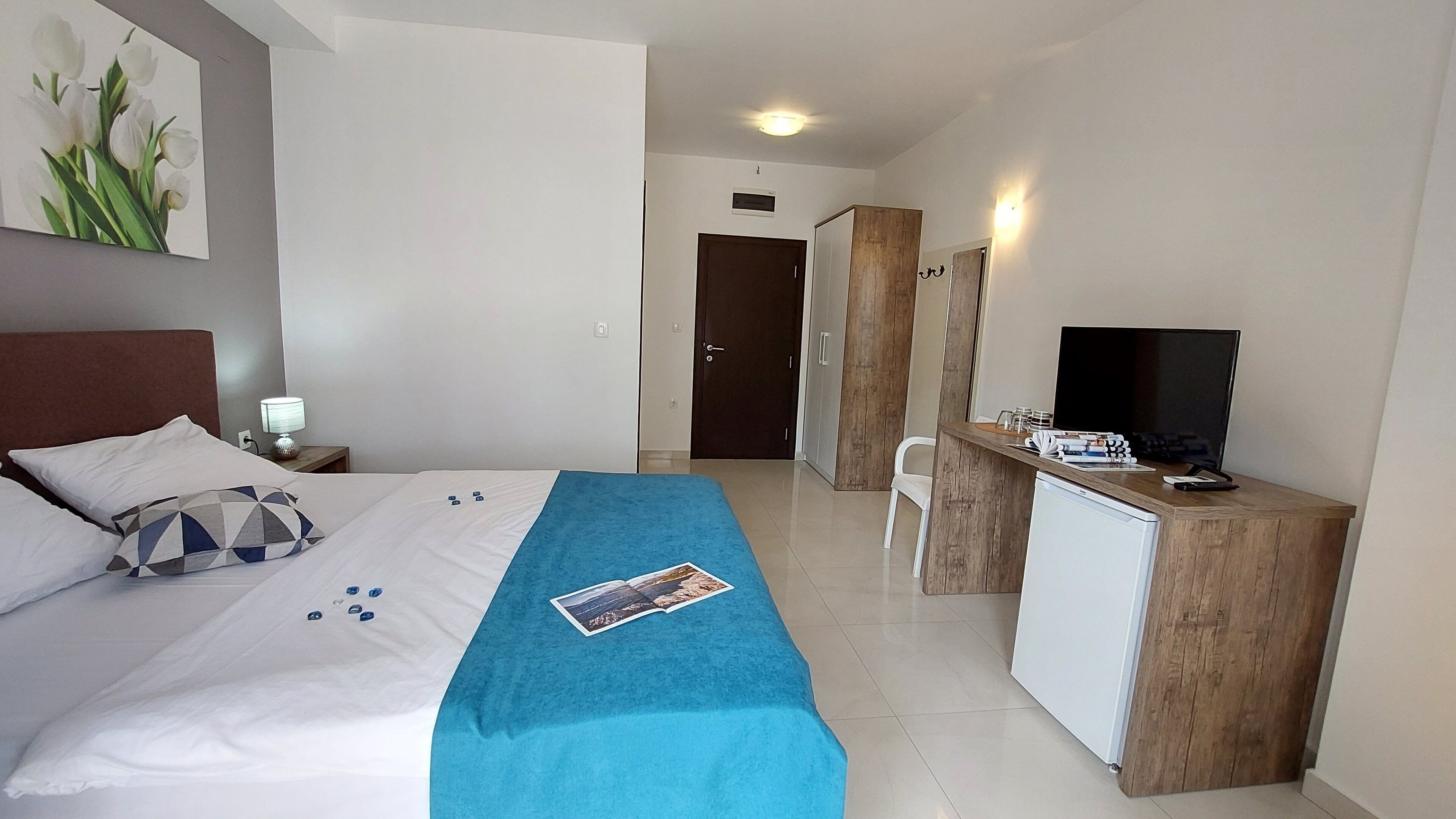 Individually decorated, desk, iron/ironing board, free WiFi