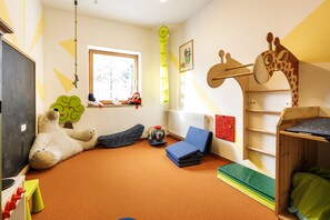 Children’s play area – indoor - DJH Jugendherberge Oberstdorf-Kornau - Hostel (Oberstdorf)