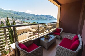 Comfort Apartment | Balcony - Luxury Harmonia Apartments (Becici)
