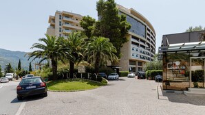 Unclassified image, 3 of 39, button - Luxury Harmonia Apartments (Becici)