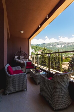 Comfort Apartment | Balcony - Luxury Harmonia Apartments (Becici)