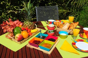 Desayuno completo incluido todos los días