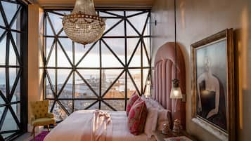 Royal Suite | Free minibar items, in-room safe, individually decorated, desk