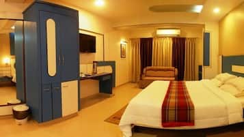 Royal Studio | Rollaway beds, free WiFi, bed sheets