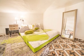 1 quarto, Wi-Fi de cortesia, roupa de cama