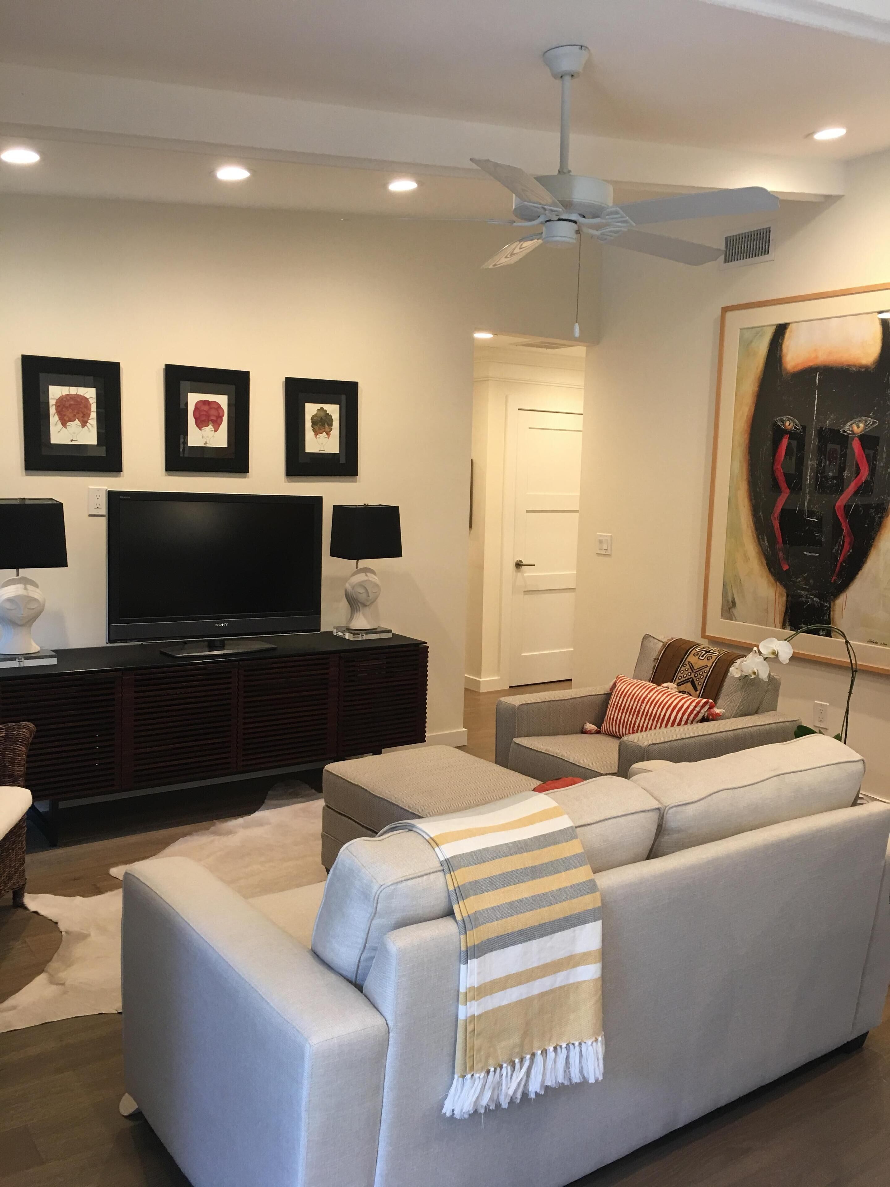 Comfortable and Cozy with a Luxurious Feel Beautiful Yard, Pool & Outdoor Shower