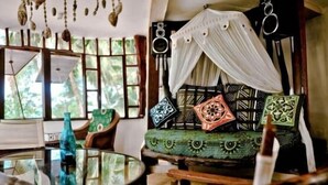 In-room safe, desk, free WiFi, bed sheets - UtupoaUpepo (Matemwe)