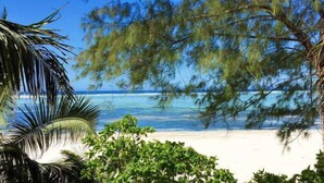 Beach nearby - UtupoaUpepo (Matemwe)