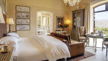 Luxury Suite | Premium bedding, free minibar items, in-room safe