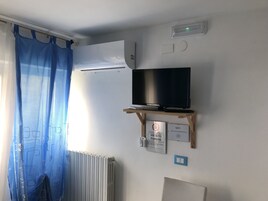 Habitación doble (External Private Bathroom) | Servicio de la habitación