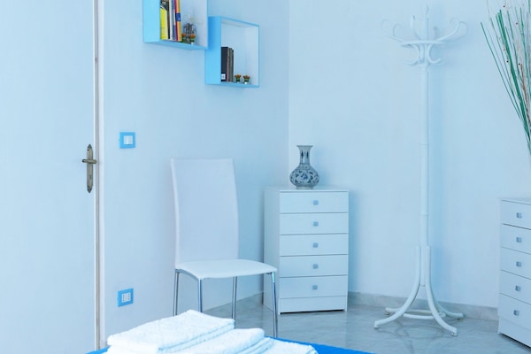 Double Room (External Private Bathroom) | Desk, free cribs/infant beds, rollaway beds, free WiFi