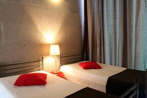 Rideaux occultants, Wi-Fi gratuit, draps fournis