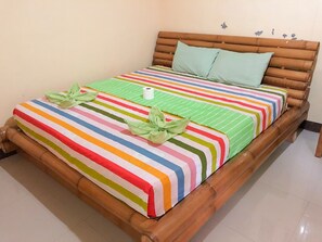 Standard Triple Room | Soundproofing, free WiFi, bed sheets - Ging Ging Homes (Panglao)