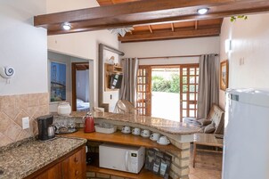 Chalet Standard, letti multipli | Cucina privata | Frigorifero, microonde